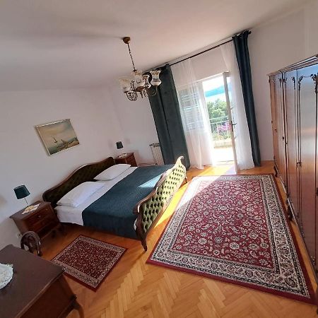 Apartment Artemisia 1 Trogir Eksteriør billede