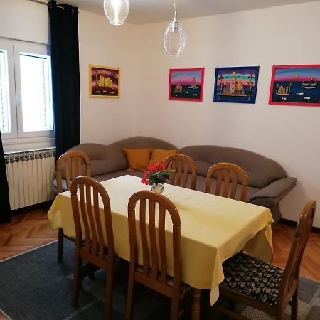 Apartment Artemisia 1 Trogir Eksteriør billede