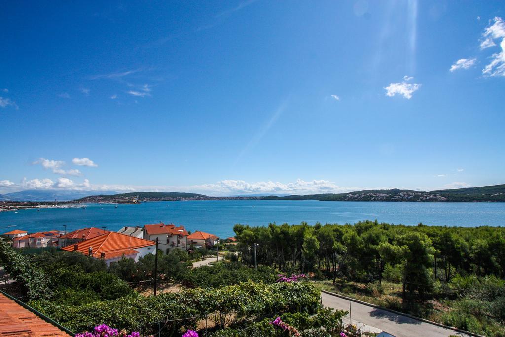 Apartment Artemisia 1 Trogir Eksteriør billede